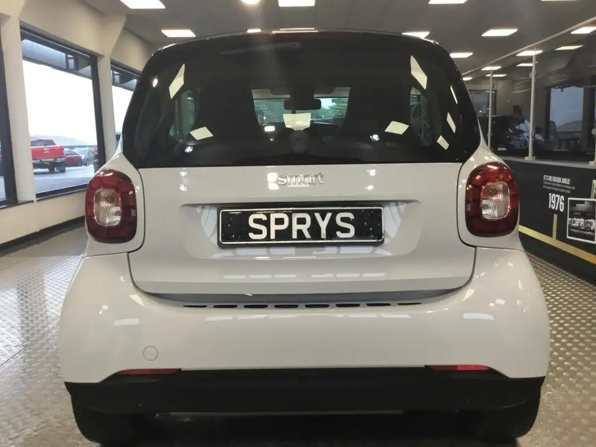 2017-smart-fortwo-09-prime-90bhp-premiumss-coupe-twinamic-big-11