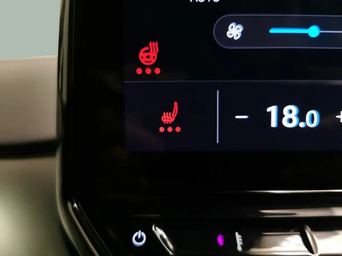 2021-volkswagen-id4-e-first-edition-big-22