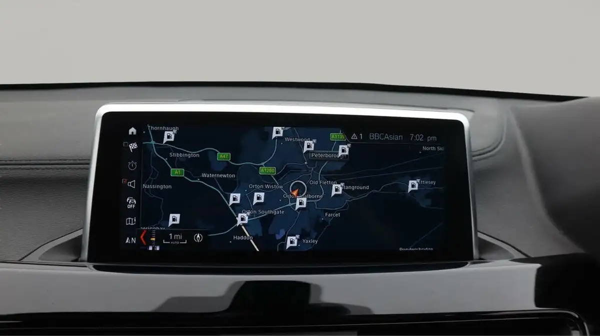 2022-bmw-x1-20-sdrive20i-xline-big-11