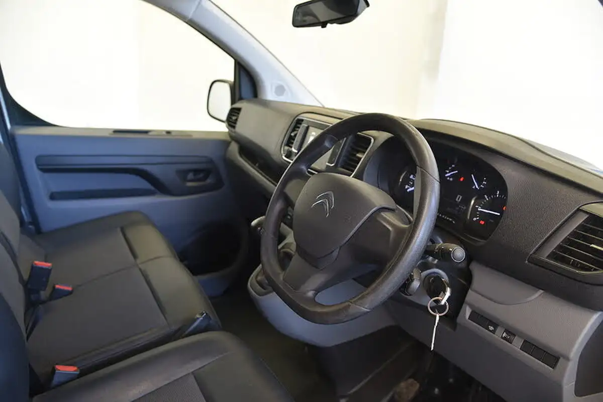 2020-citroen-dispatch-20bluehdi-enterprise-m-1400-120pseu6d-ss-crew-big-8