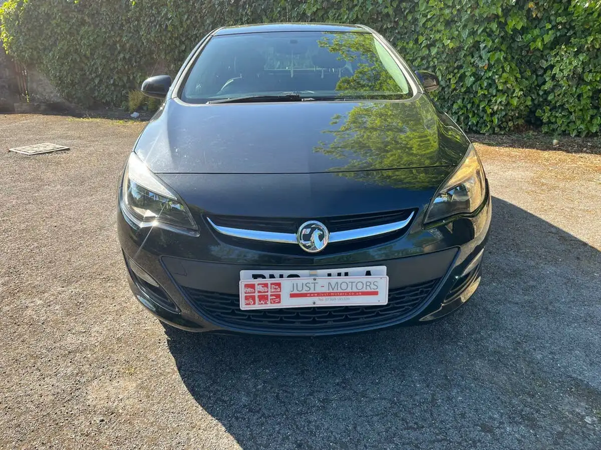 2014-vauxhall-astra-16-design-hatchback-big-46