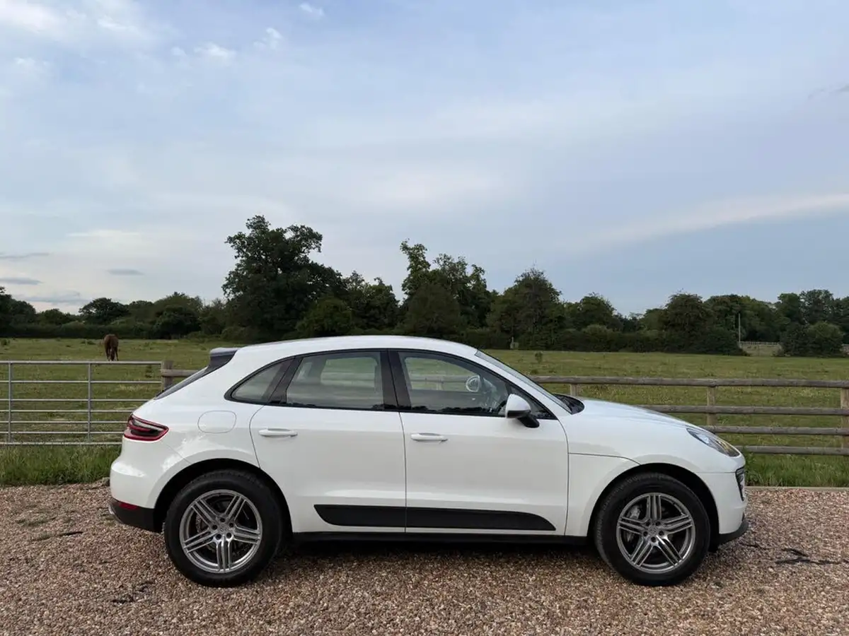 2015-porsche-macan-20-big-8