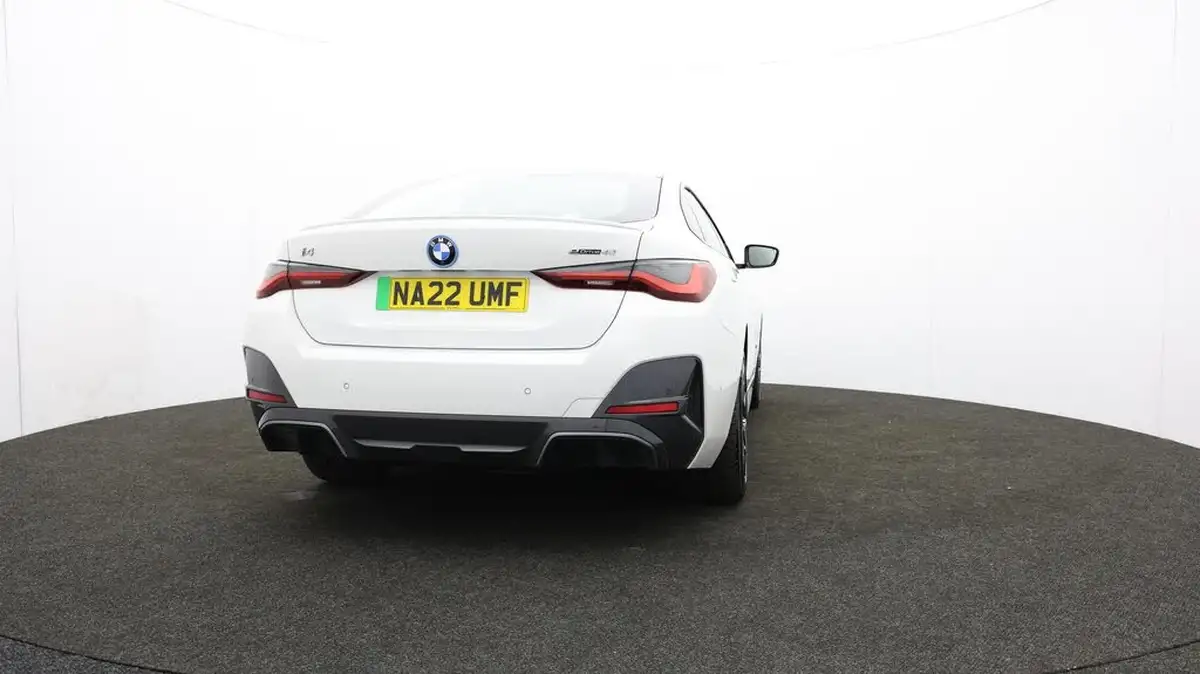 2022-bmw-i4-e-edrive40-m-sport-big-79
