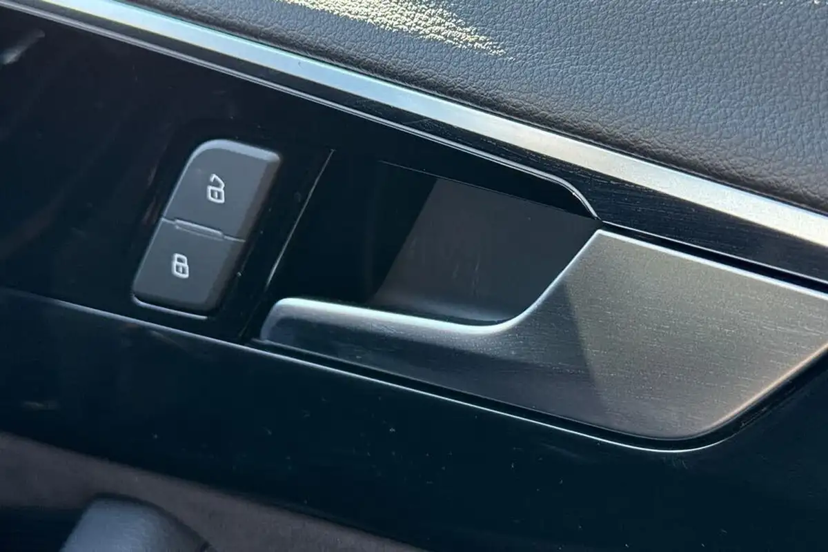 2024-audi-a4-avant-20-35-tdi-black-edition-big-54
