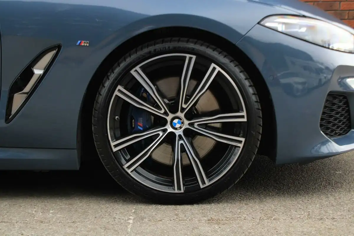 2018-bmw-8-series-30td-840d-xdrive-coupe-big-13