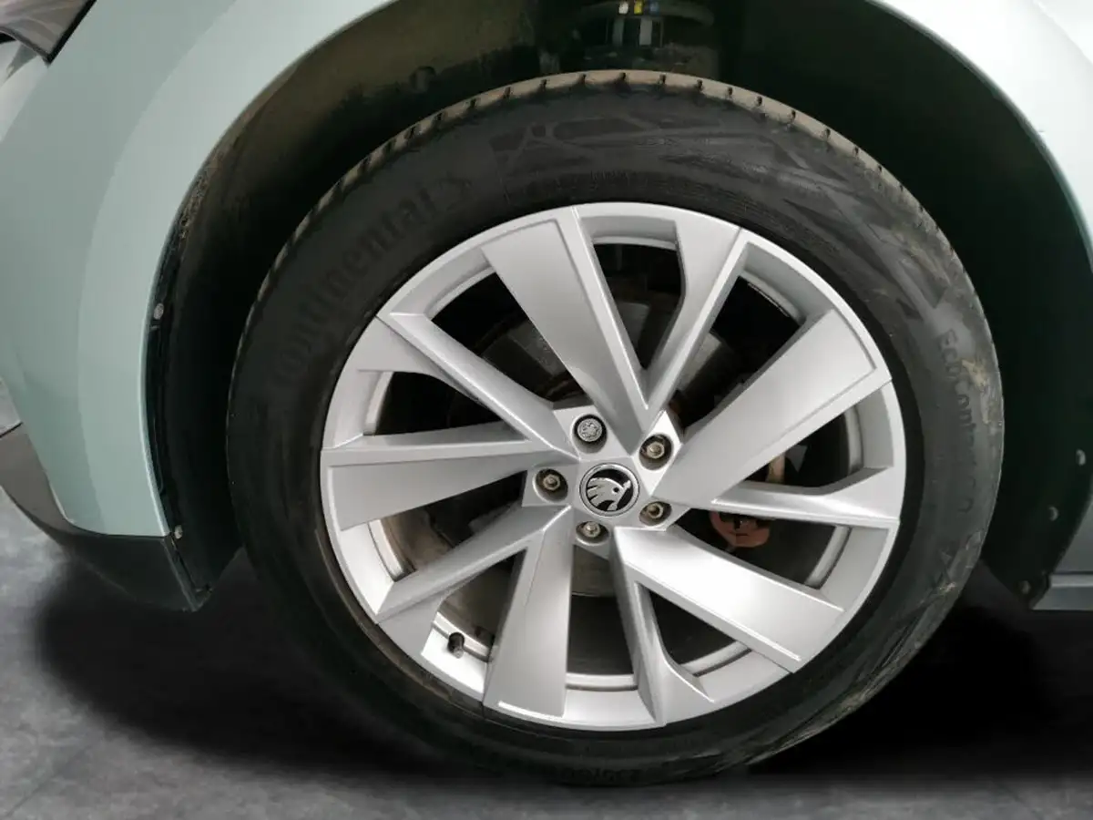 2021-skoda-enyaq-e-60-62-kwh-big-34