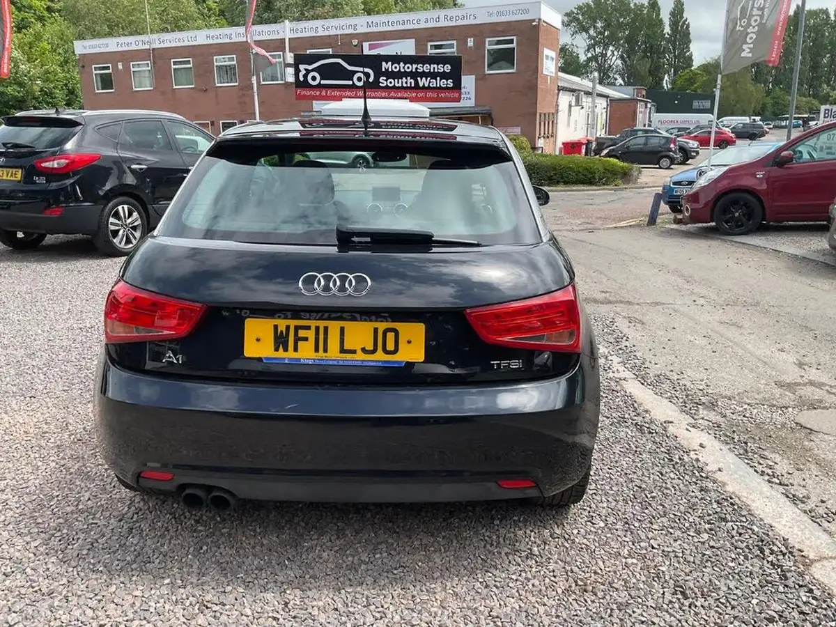 2011-audi-a1-14-sport-tfsi-hatchback-3d-big-67