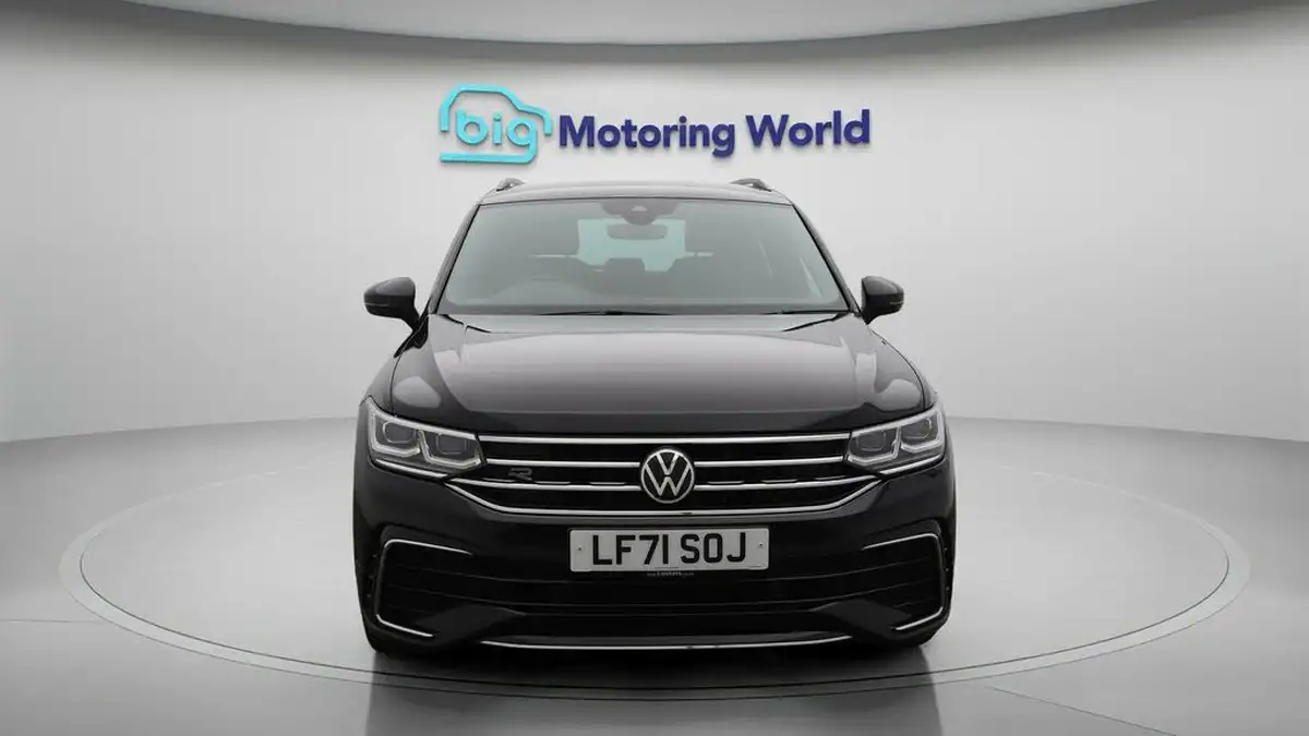 2021-volkswagen-tiguan-15-tsi-r-line-big-2