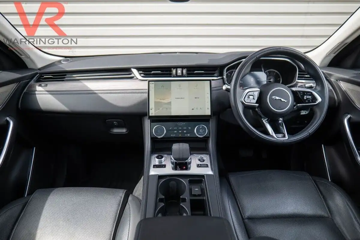2021-jaguar-f-pace-20-d200-s-mhev-big-1