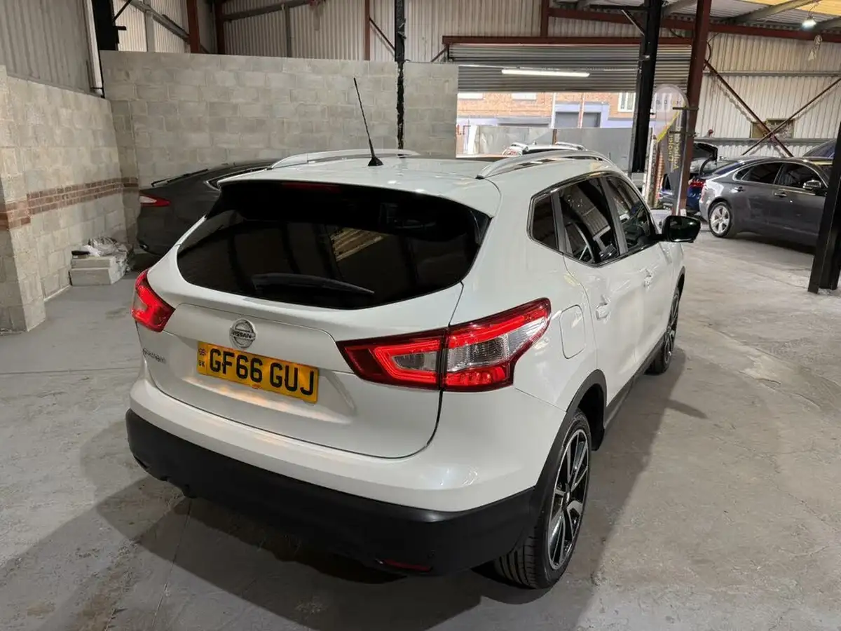 2017-nissan-qashqai-15dci-tekna-big-49
