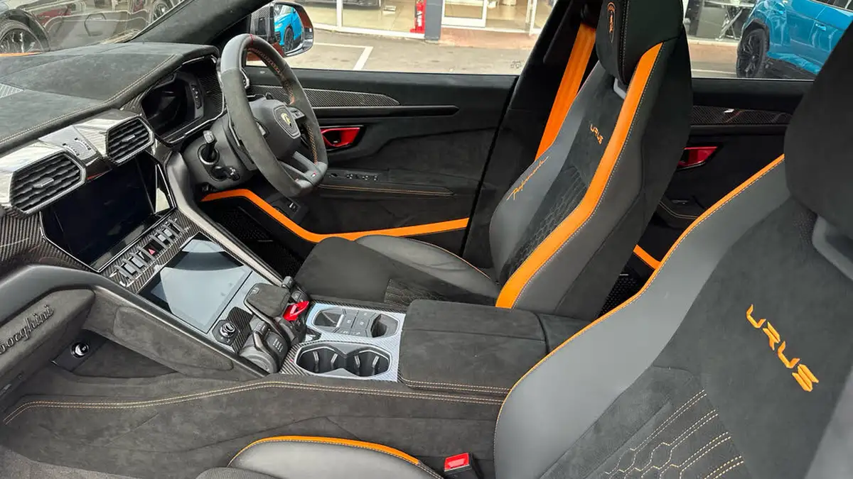 2023-lamborghini-urus-40-no-trim-big-7