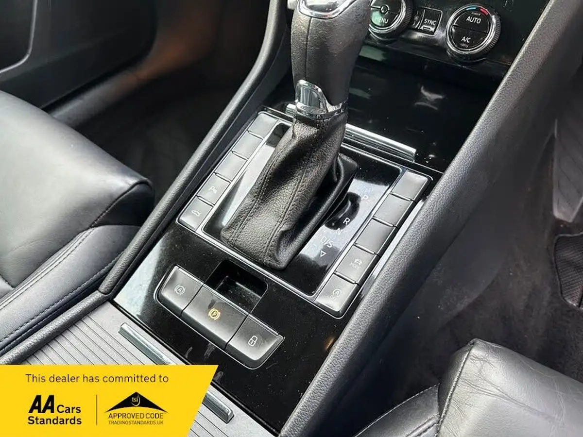 2018-skoda-superb-20tdi-scr-se-l-executive-150ps-estate-dsg-big-30