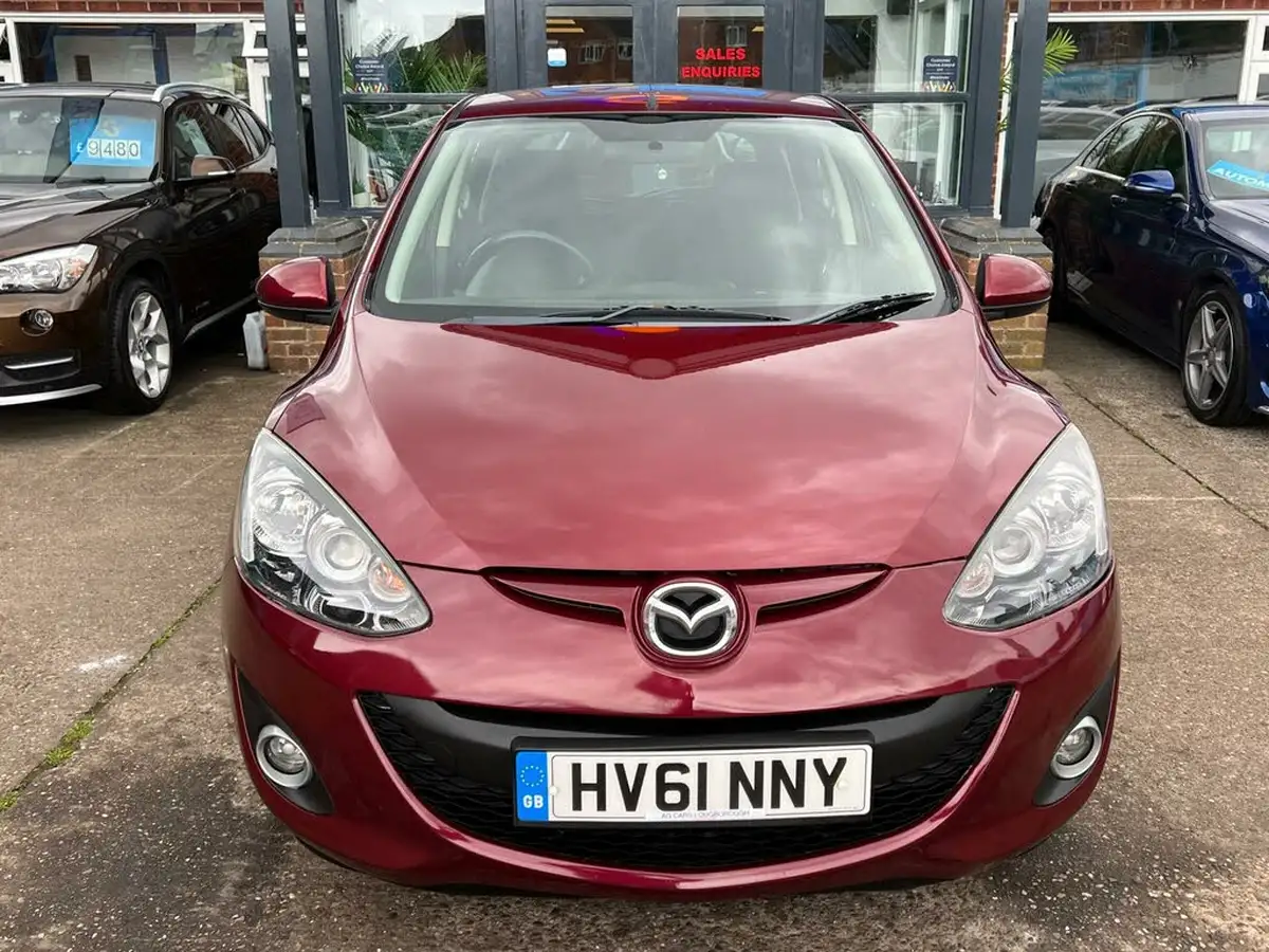 2011-mazda-mazda2-13-takuya-big-16