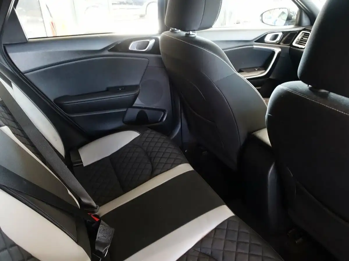 2020-kia-ceed-10-t-gdi-gt-line-big-16