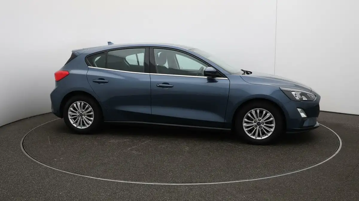 2020-ford-focus-15-titanium-hatchback-big-46