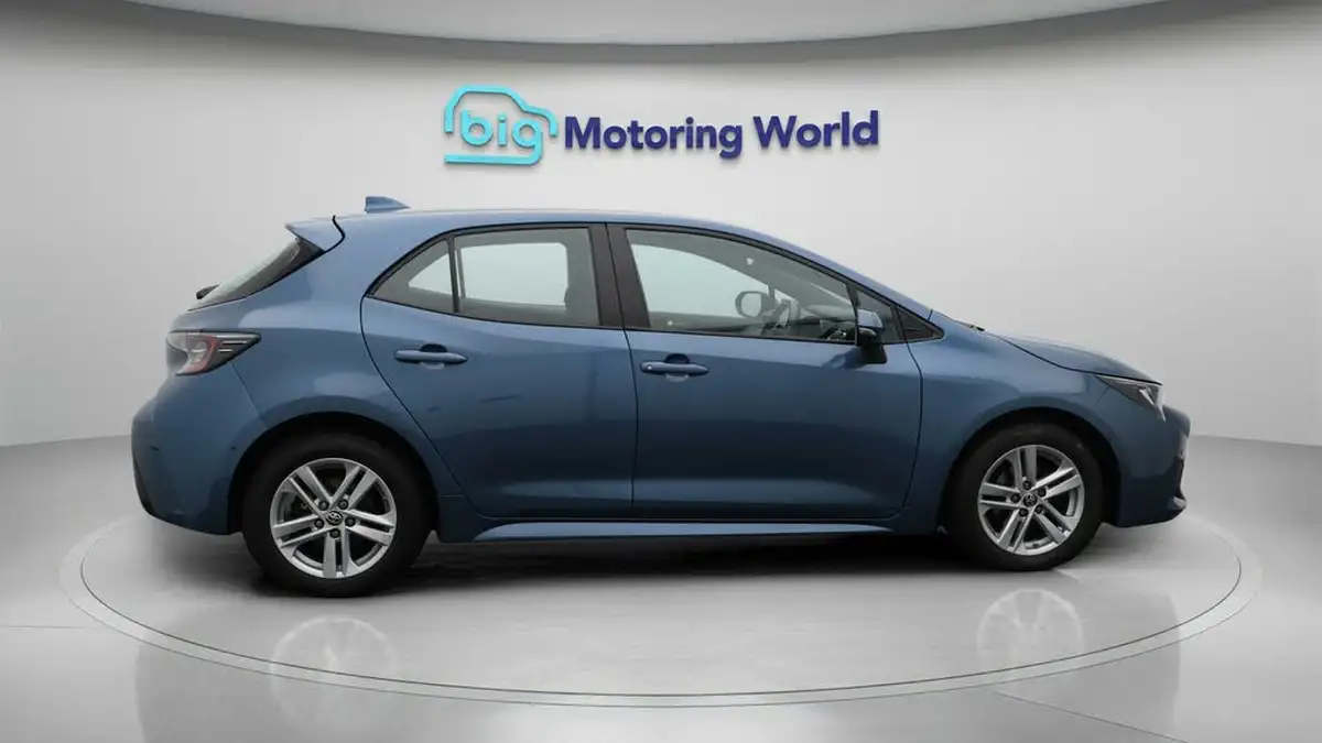 2021-toyota-corolla-18-vvt-i-icon-tech-spare-wheel-hatchback-5d-big-8