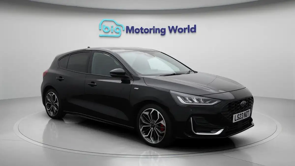 2023-ford-focus-10t-st-line-vignale-125ps-hybrid-mhev-hatchback-powershift-big-1