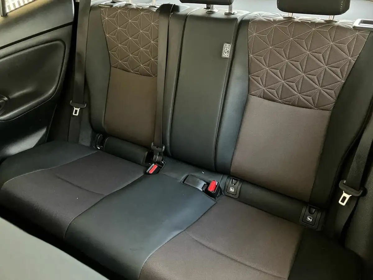 2023-toyota-yaris-cross-15-vvt-i-excel-awd-i-big-18