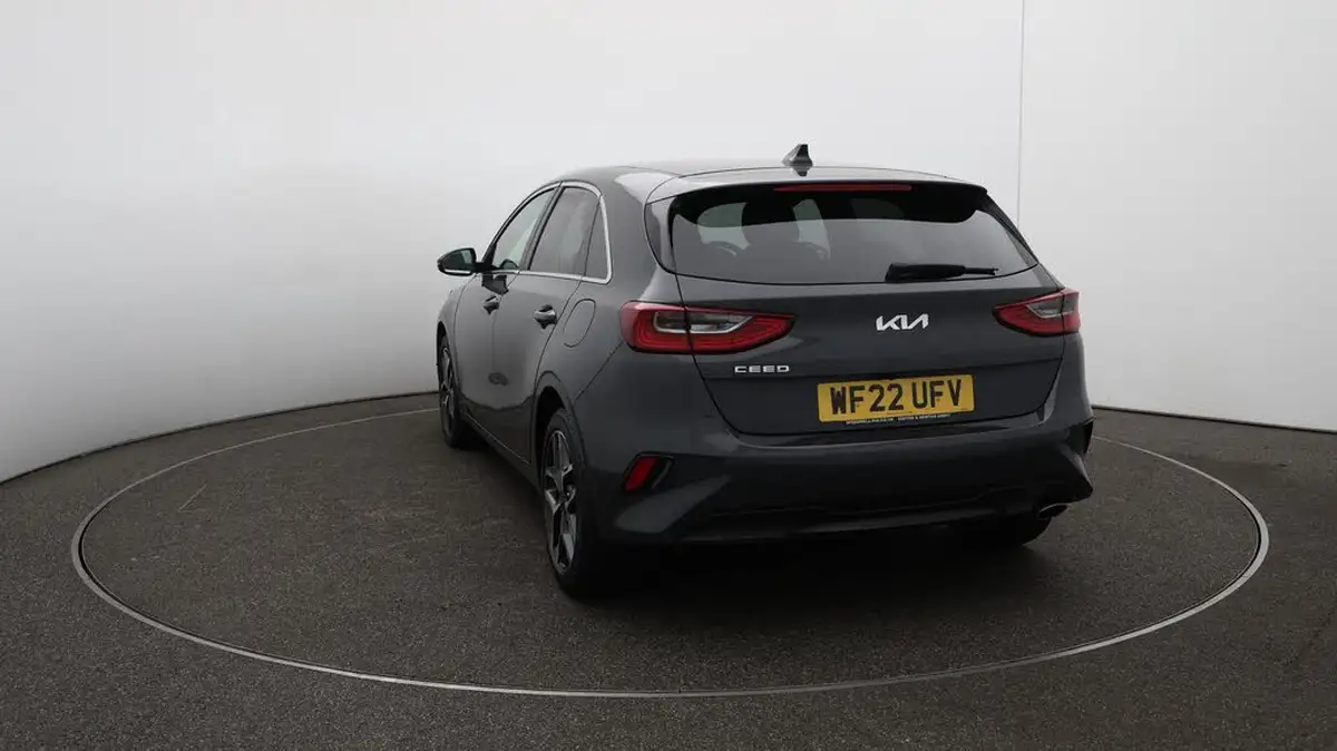 2022-kia-ceed-15-t-gdi-3-hatchback-big-60