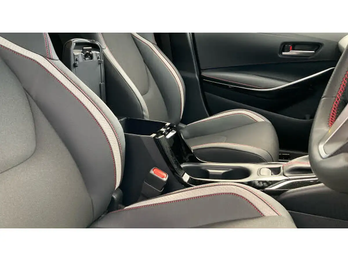 2024-toyota-corolla-20-vvt-i-gr-sport-hatchback-big-37