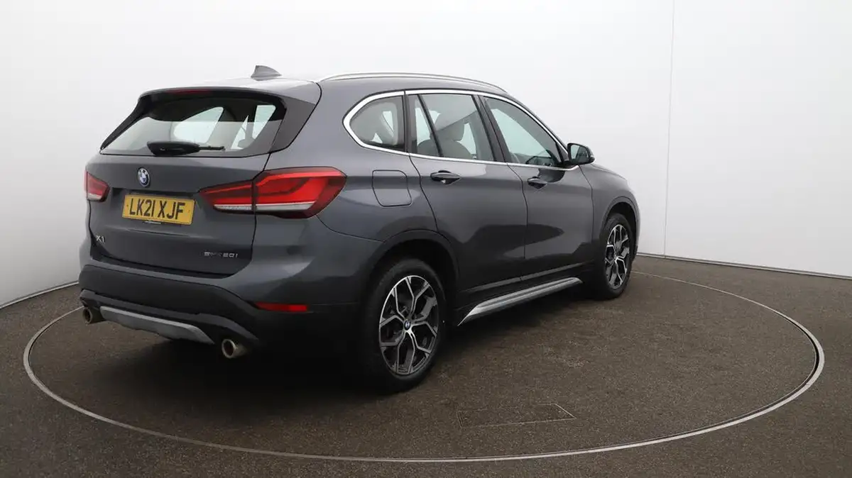 2020-bmw-x1-20-sdrive-20i-xline-big-54