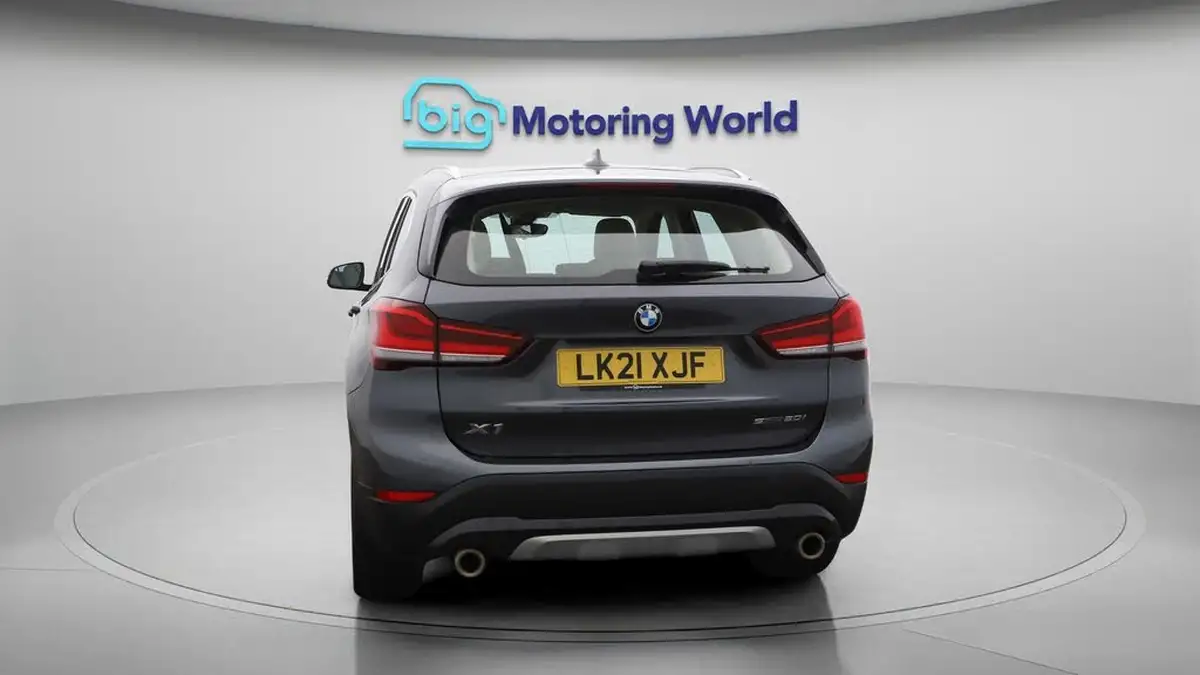 2020-bmw-x1-20-sdrive-20i-xline-big-6