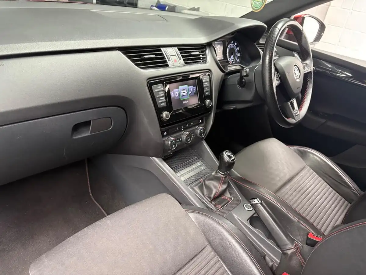 2013-skoda-octavia-20tdi-vrs-184ps-estate-big-77