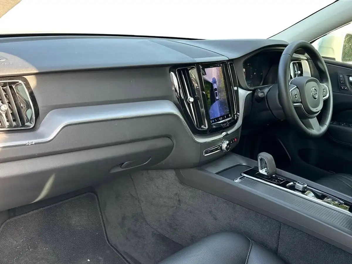 2022-volvo-xc60-20-t6-inscription-expression-350bhp-plug-in-hybrid-big-6
