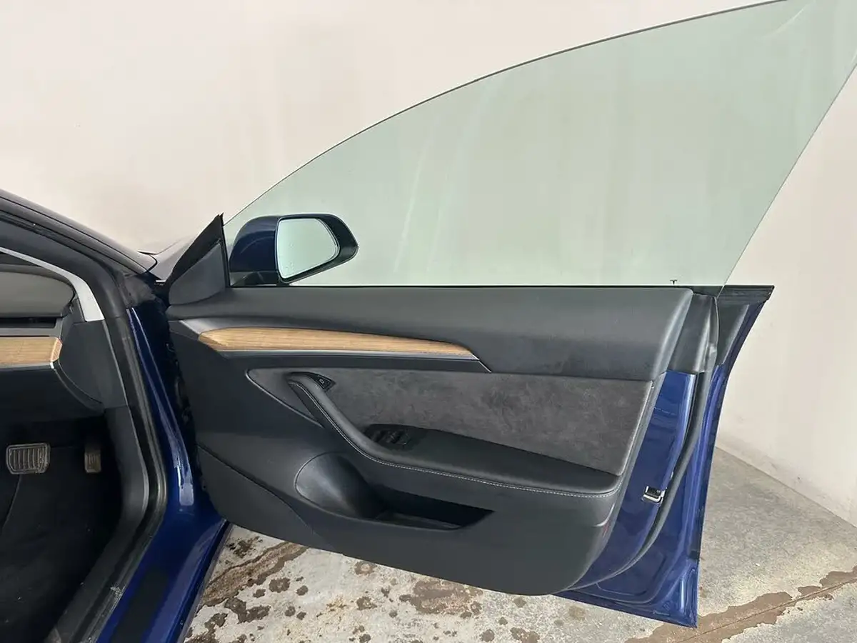 2022-tesla-model-3-e-long-range-big-16