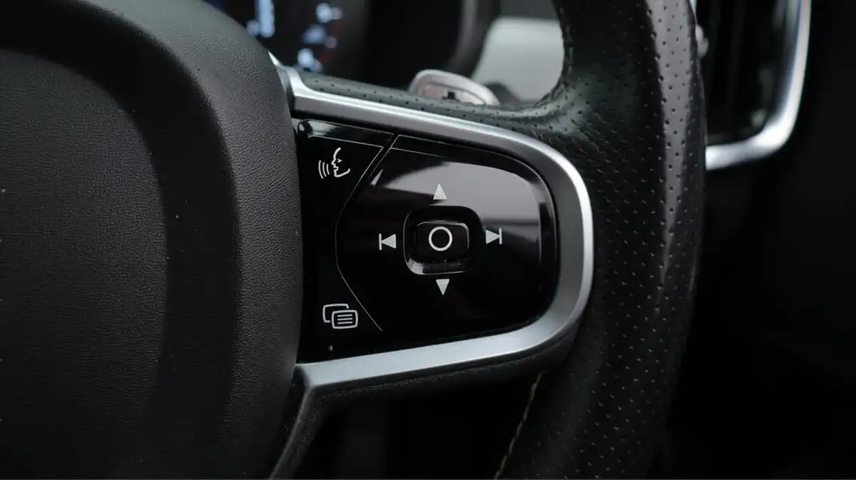 2019-volvo-v90-20td-d4-r-design-big-23