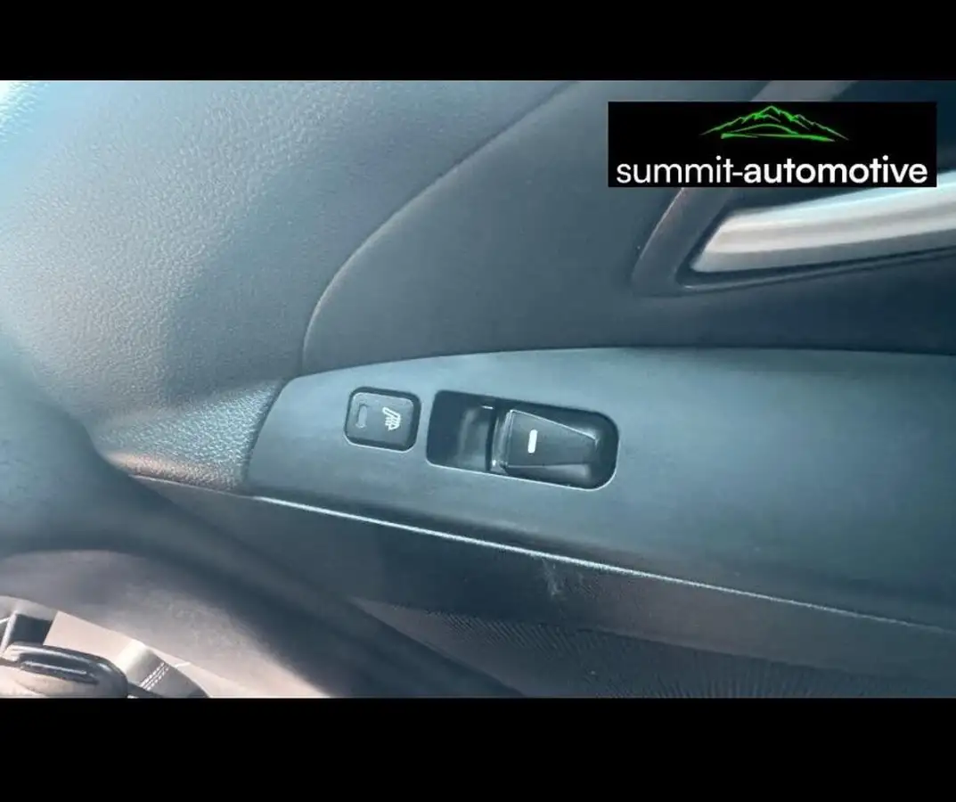 2013-hyundai-ix35-17td-premium-115ps-big-11
