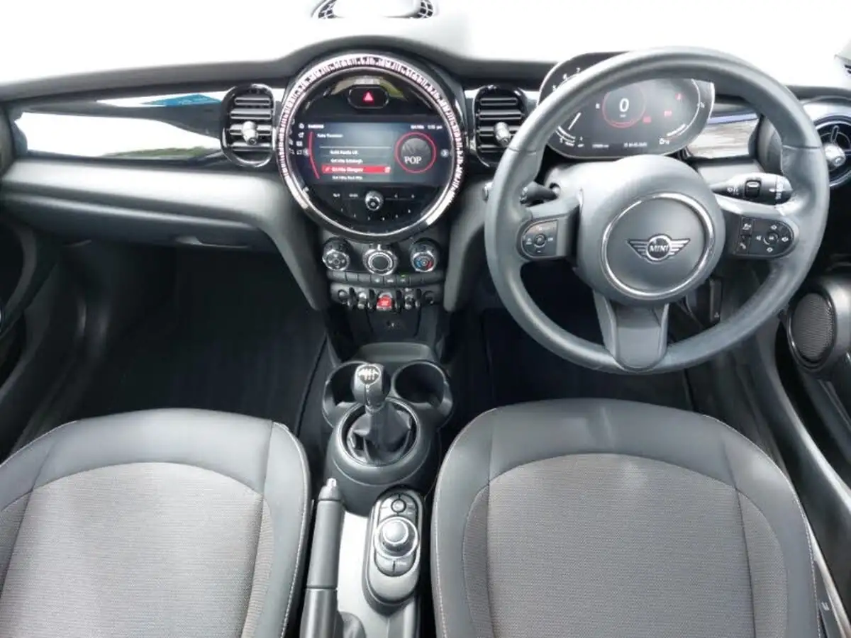 2021-mini-cooper-15-cooper-classic-hatchback-3d-big-2
