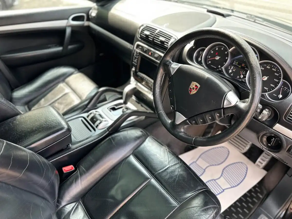 2004-porsche-cayenne-45-turbo-big-29
