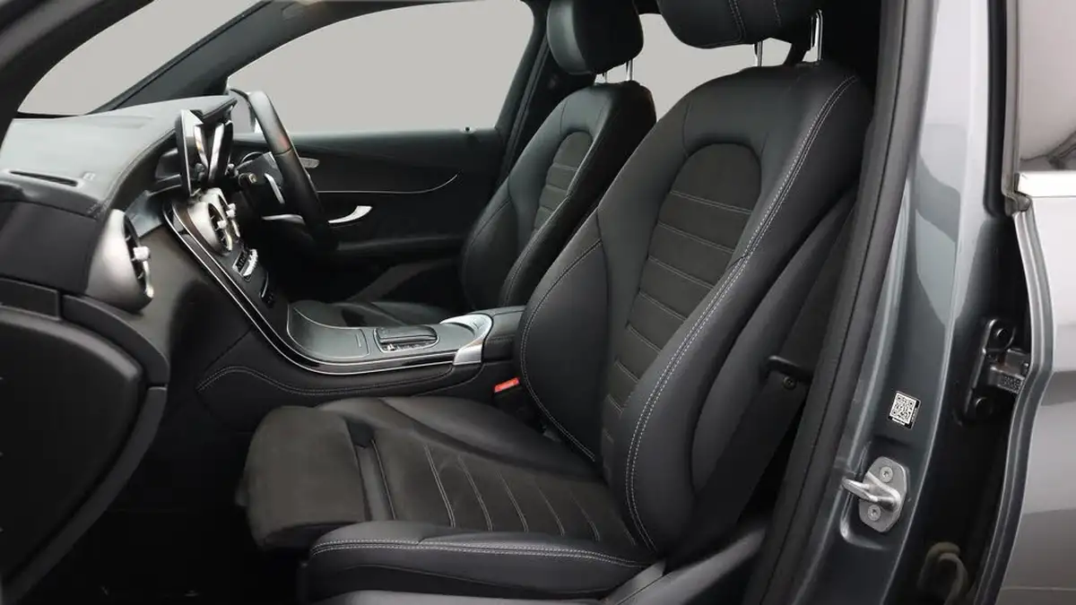2020-mercedes-benz-glc-class-20d-glc220d-amg-line-coupe-4d-4matic-plus-big-14