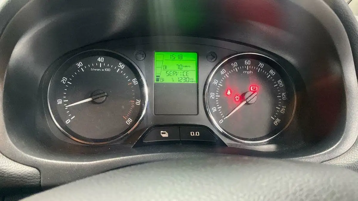 2013-skoda-fabia-12-monte-carlo-105ps-hatchback-1197cc-big-8