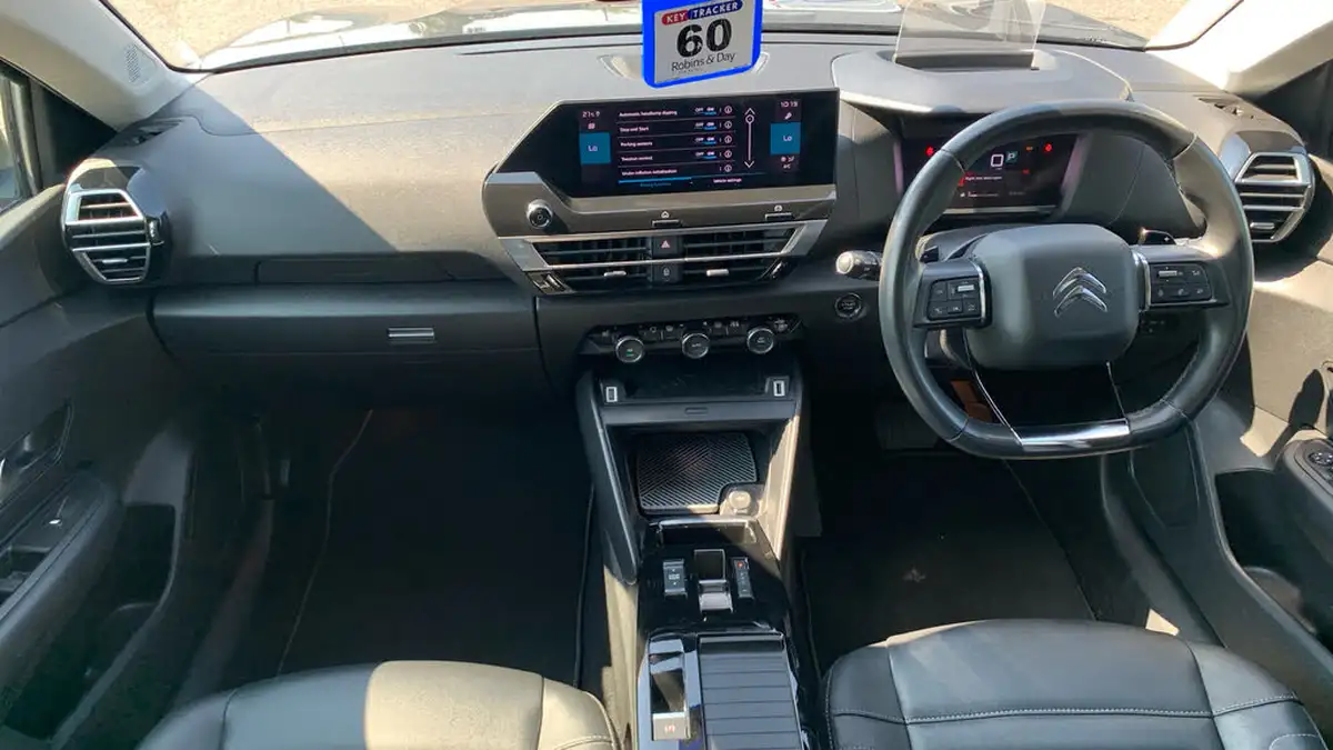 2022-citroen-c4-12-puretech-shine-plus-130ps-big-3