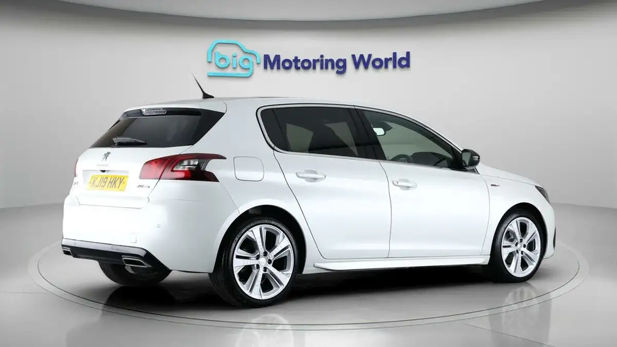 2019-peugeot-308-15-bluehdi-gt-line-big-7