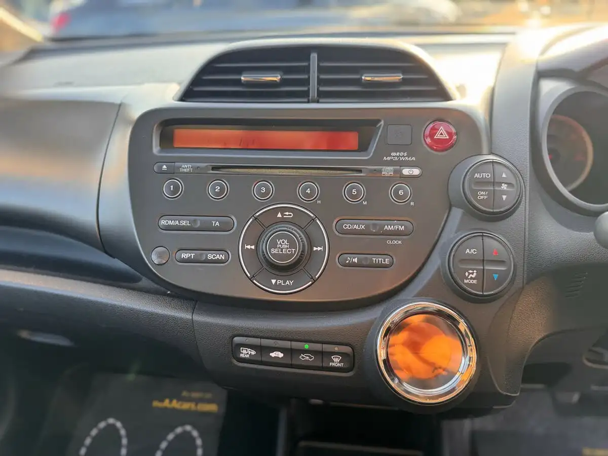 2011-honda-jazz-14-ex-big-31