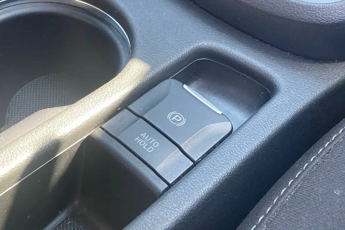 2022-hyundai-kona-16-gdi-premium-big-23