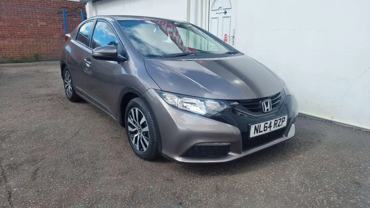 2014-honda-civic-16td-s-hatchback-big-3