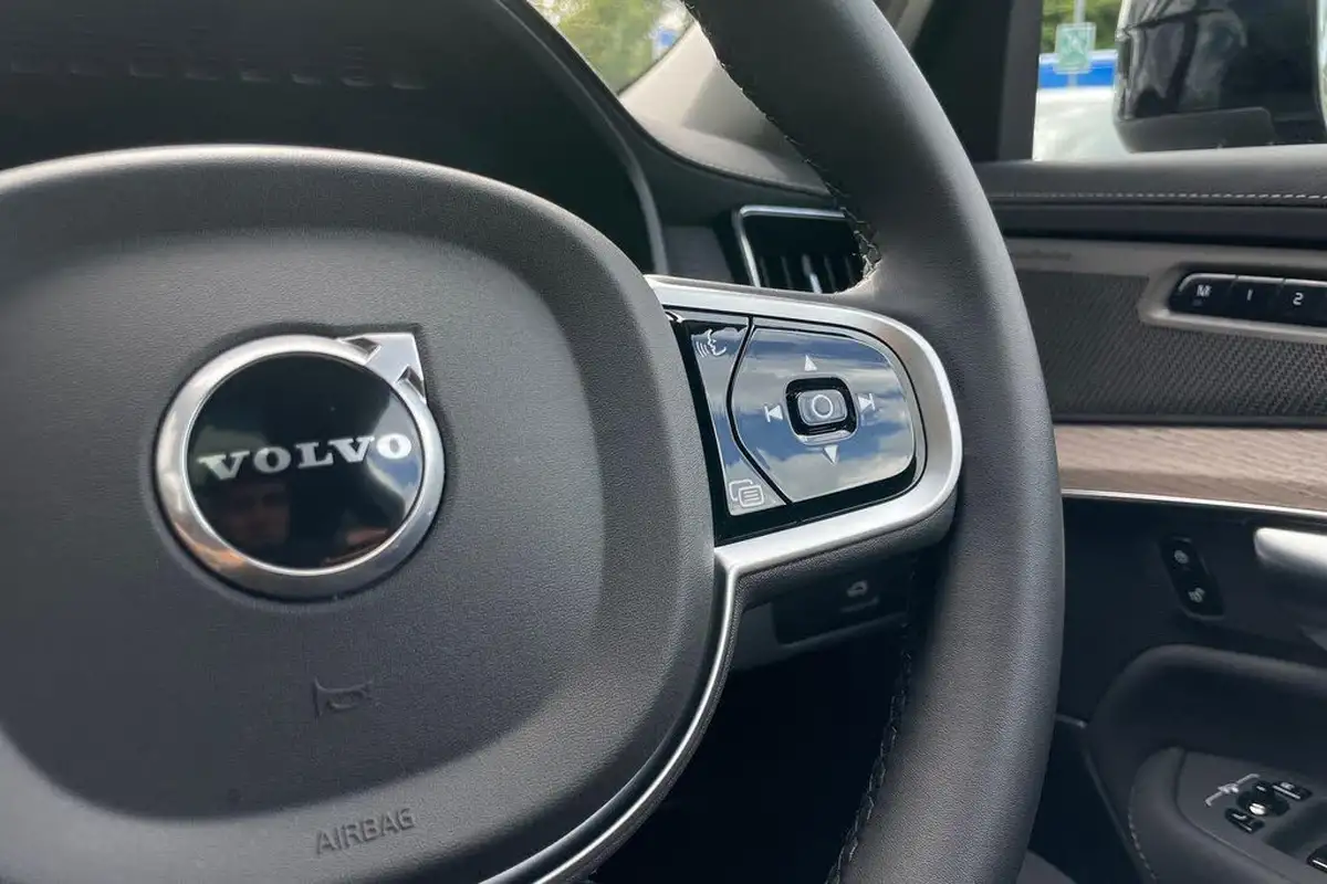 2025-volvo-xc90-20-b5-plus-big-38