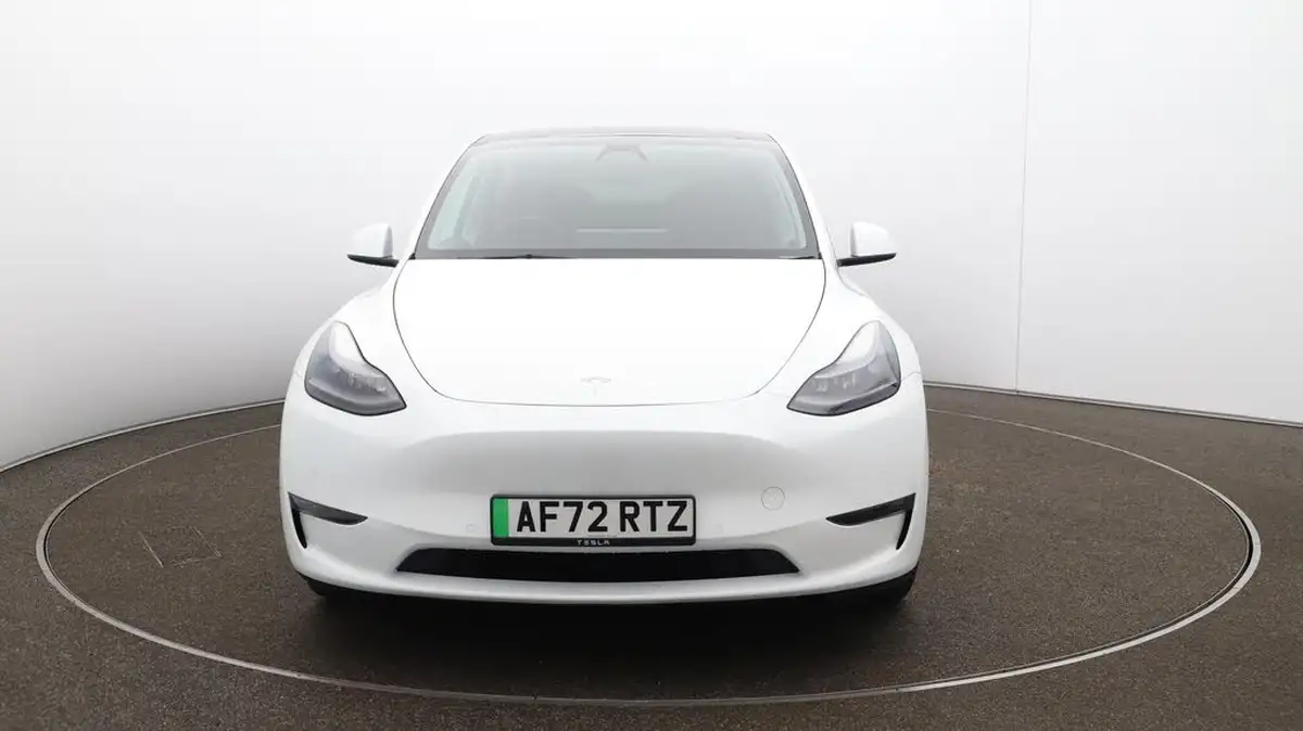 2022-tesla-model-y-e-long-range-big-32