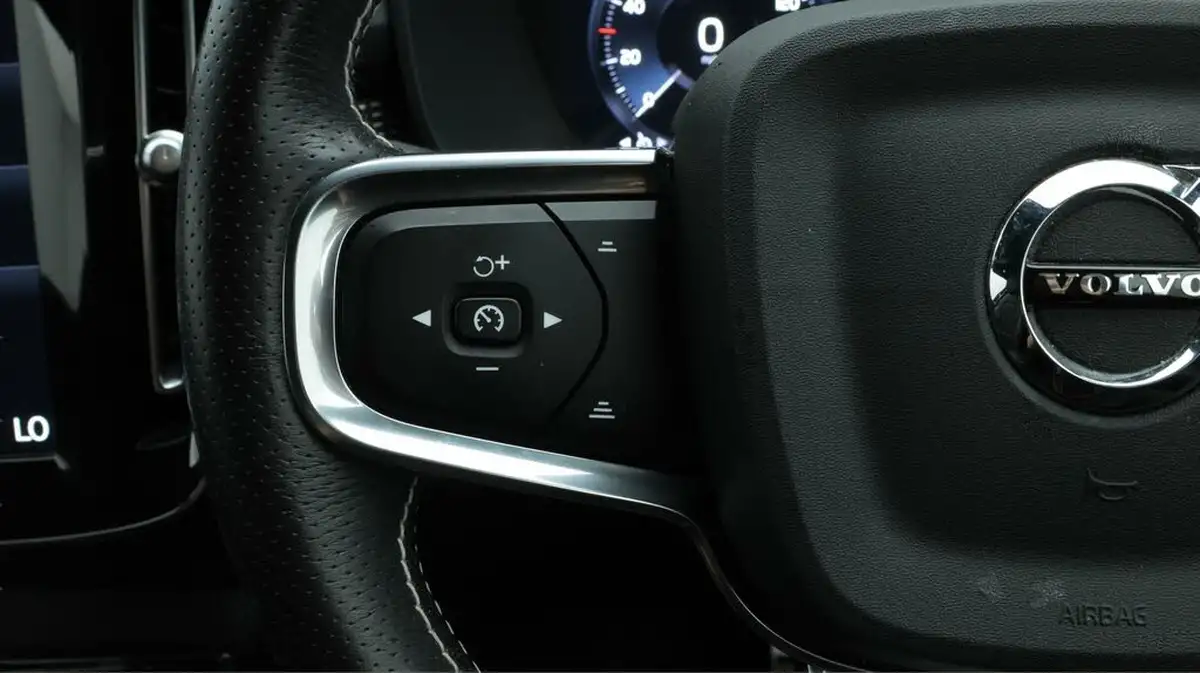 2021-volvo-xc40-20-b4-r-design-pro-197bhp-awd-geartronic-big-24