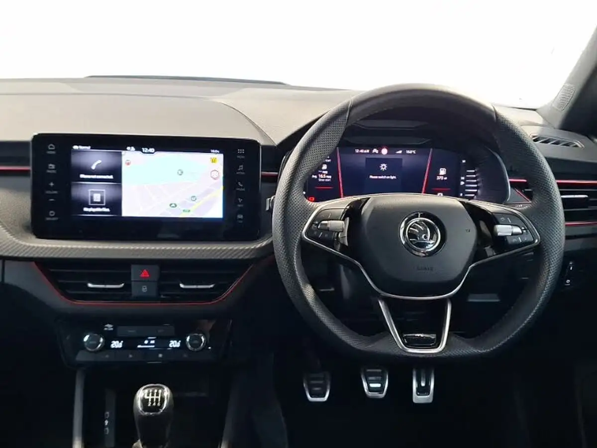 2024-skoda-kamiq-10-tsi-monte-carlo-116ps-big-6