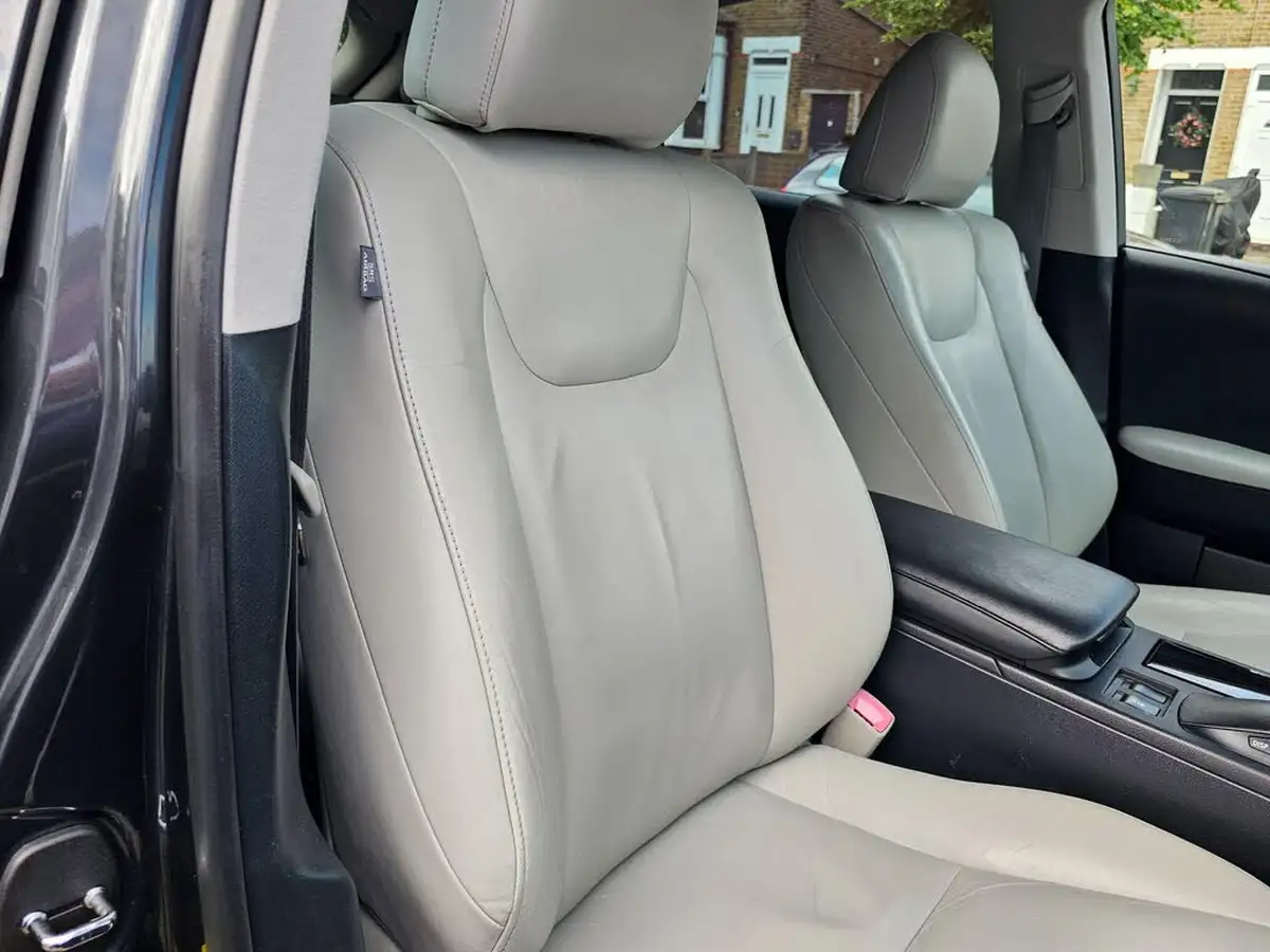 2011-lexus-rx-450h-35-se-i-4x4-big-36