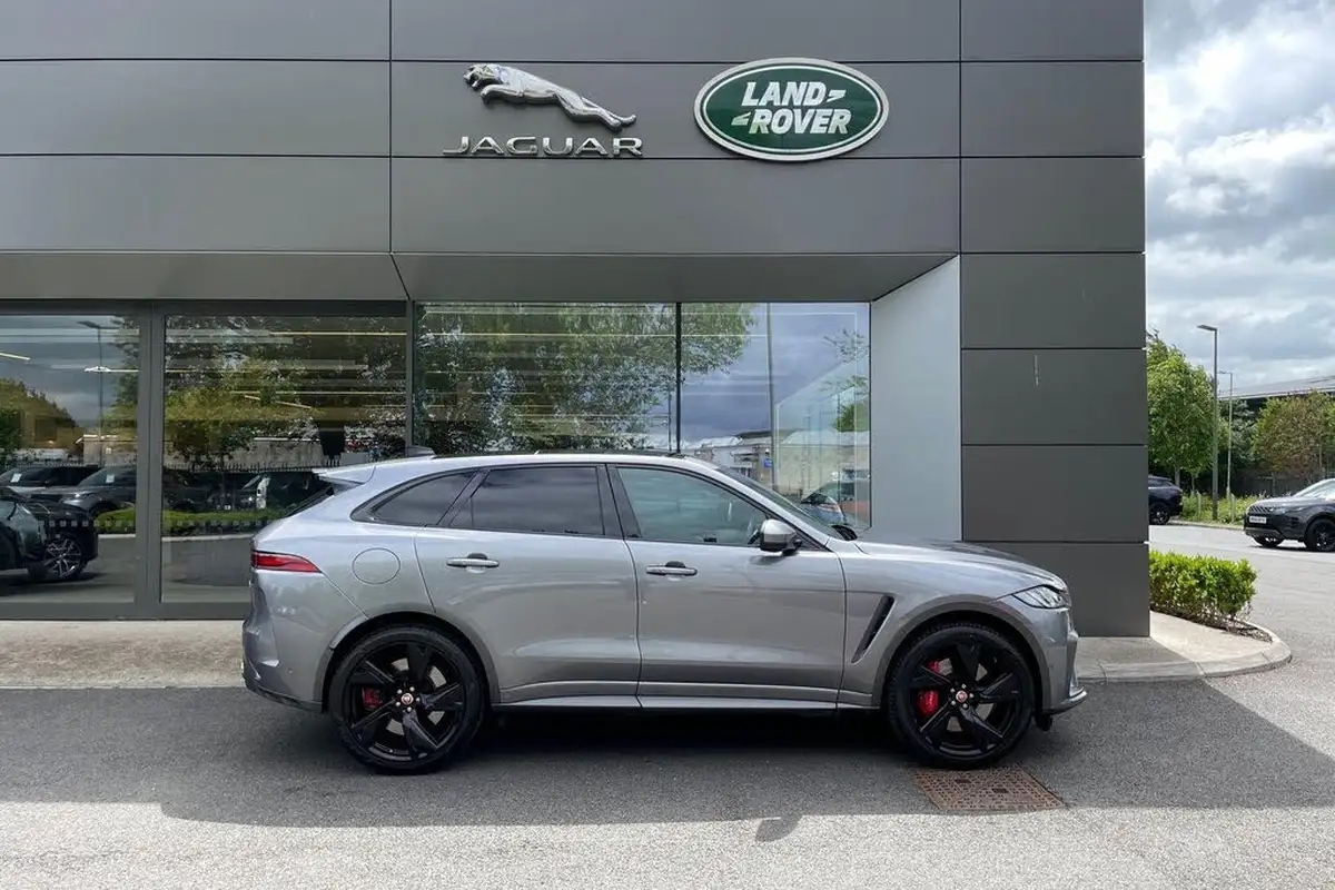 2021-jaguar-f-pace-50-v8-svr-big-1
