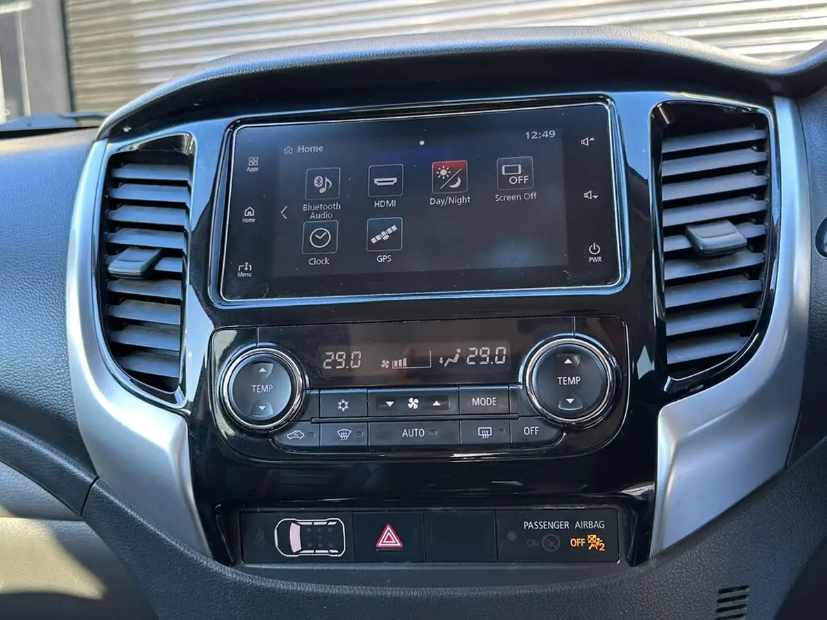 2019-mitsubishi-l200-24di-d-barbarian-eu6-big-48