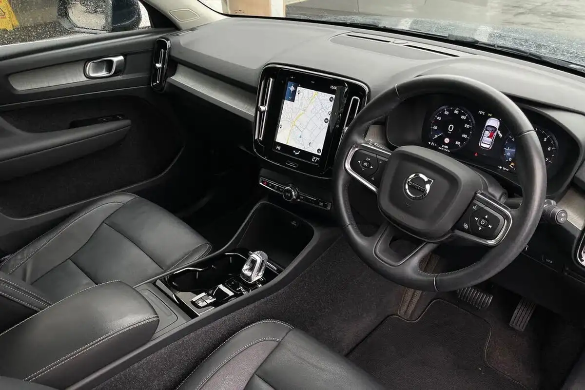 2021-volvo-xc40-15-t3-inscription-161bhp-auto-big-4