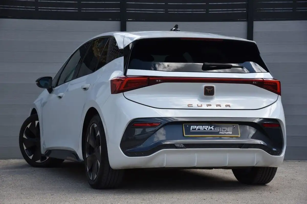 2022-cupra-born-e-v2-204ps-58kwh-big-2