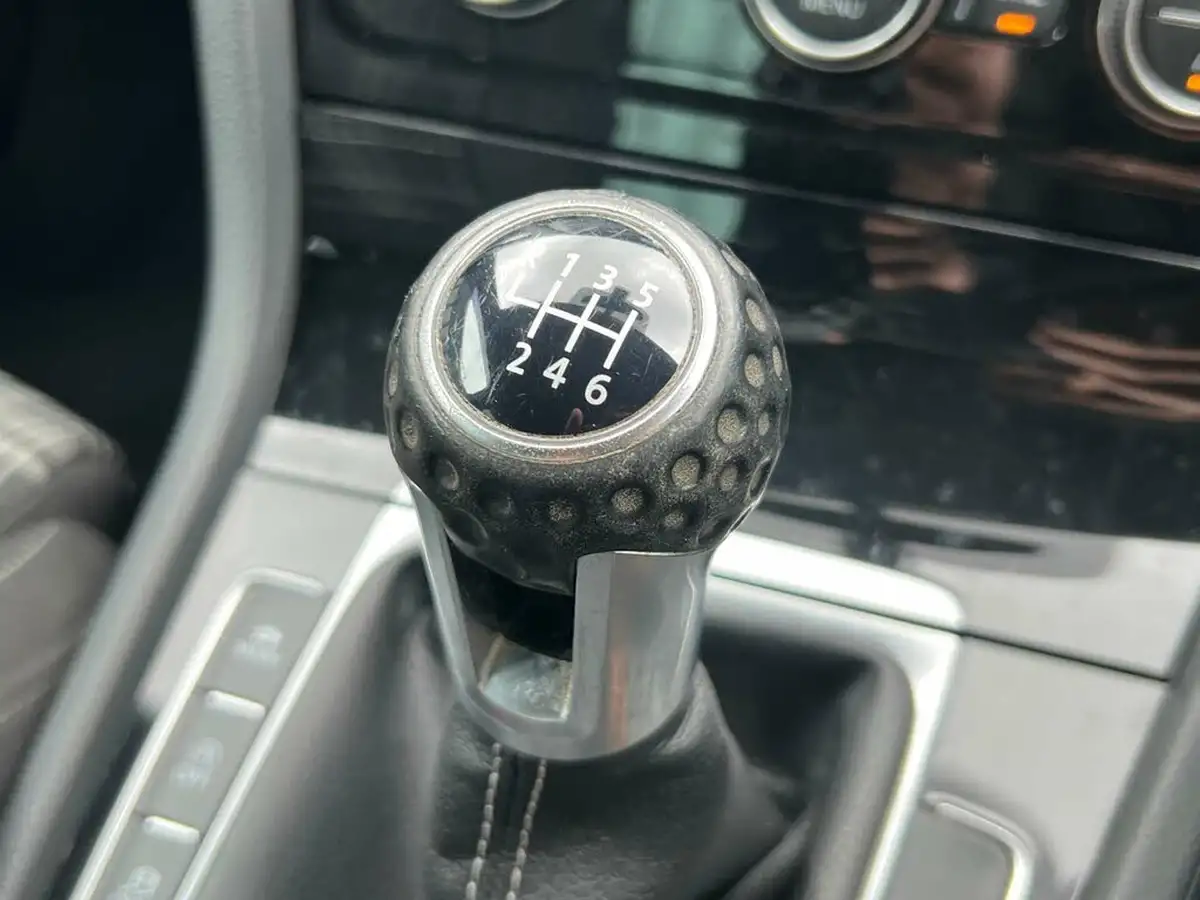 2018-volkswagen-golf-20tdi-gtd-hatchback-5d-big-38